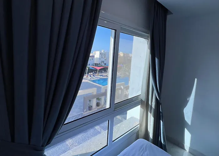 Modern Retreat With Red Sea View - Fanadir Bay Apartment